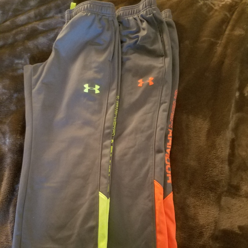 Boys Under Armour Athletic Pants size medium